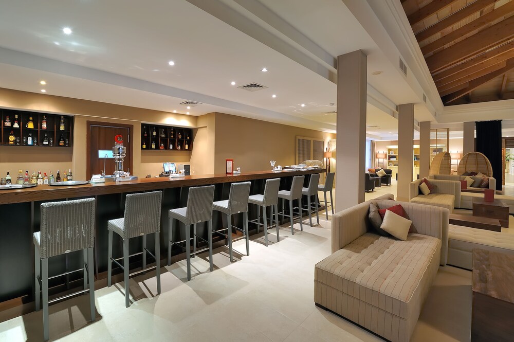 Hotel Bar