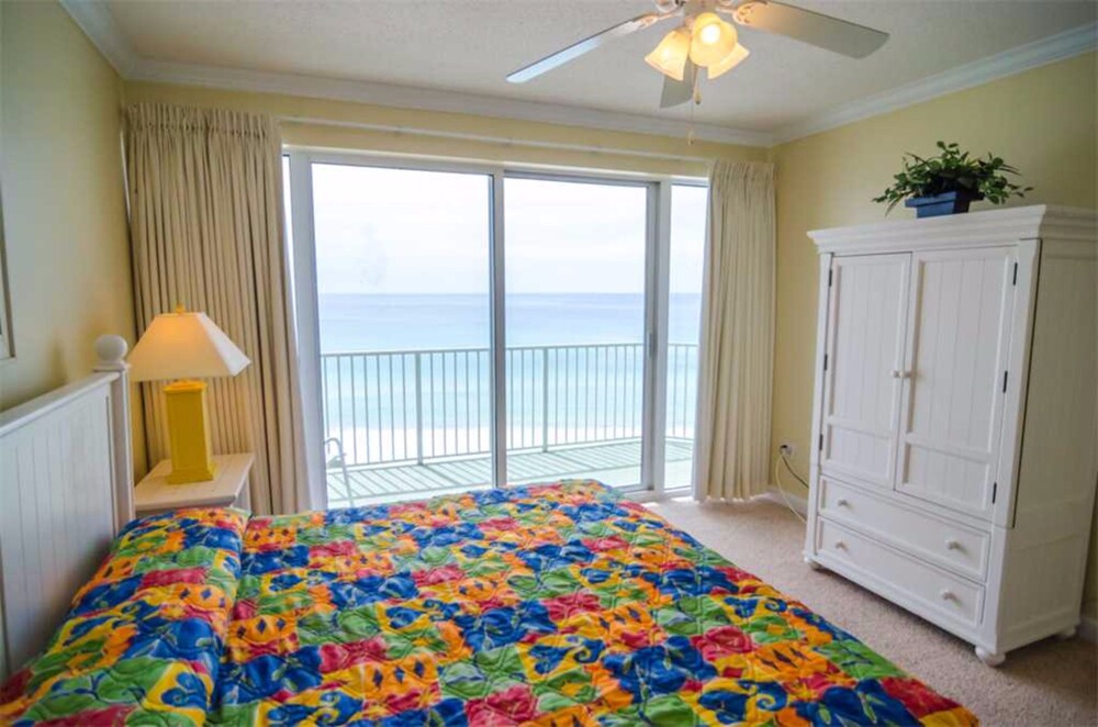 객실 (3.5 Bedroom 3 Bath Condo)