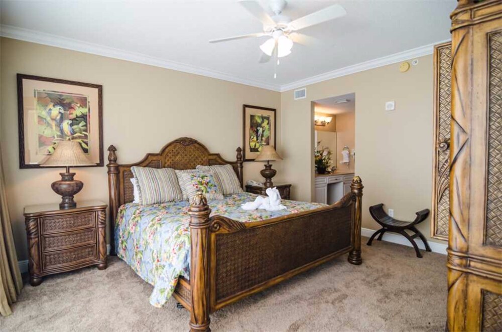 객실 (2.5 Bedroom 2 Bath Condo)