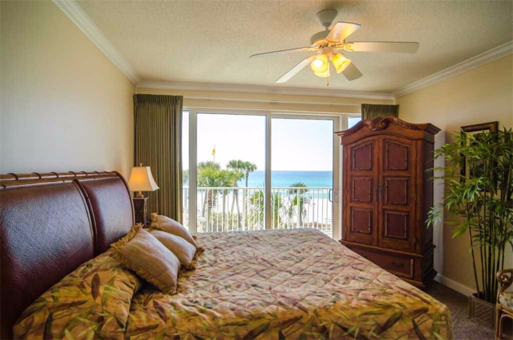 객실 (3.5 Bedroom 3 Bath Condo)