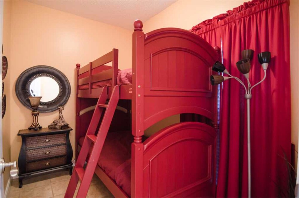 객실 (2.5 Bedroom 2 Bath Condo)