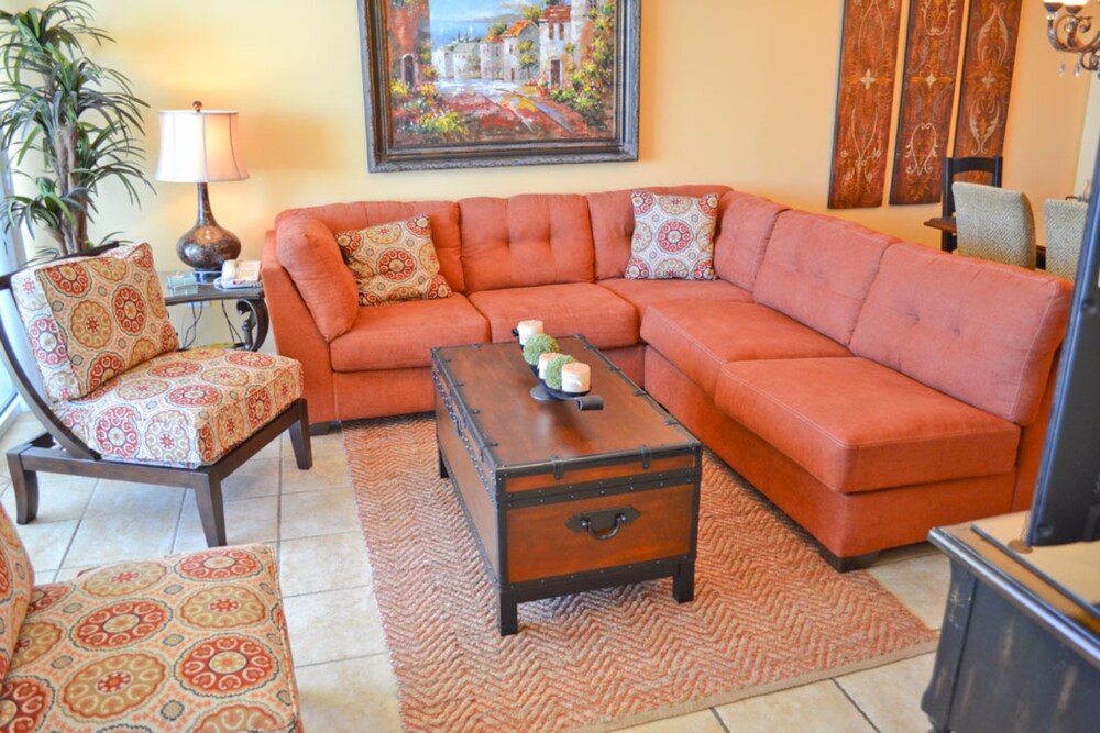 거실 (2.5 Bedroom 2 Bath Condo)