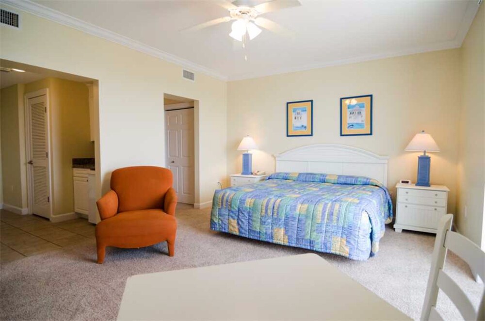 객실 (3.5 Bedroom 3 Bath Condo)