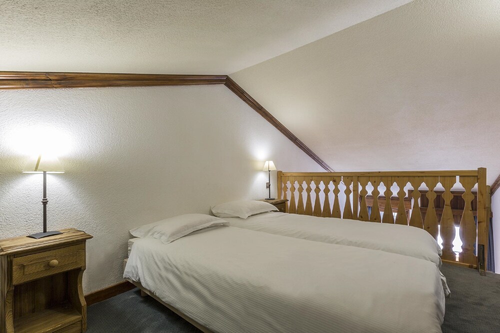 Apartment, 1 Bedroom (7 Guests) - Guestroom