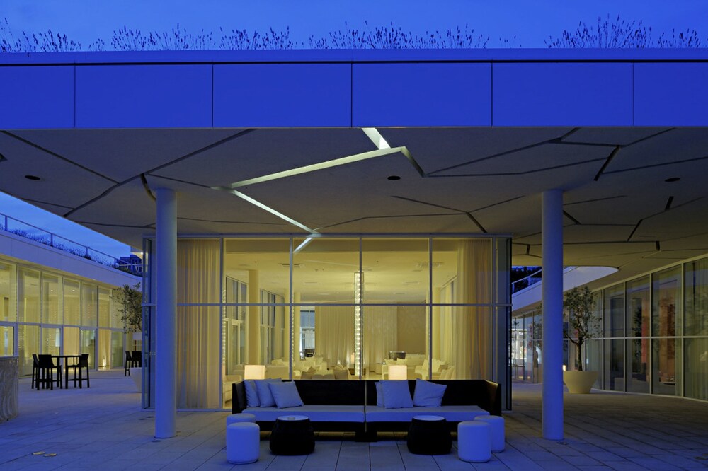 Hotel Bar