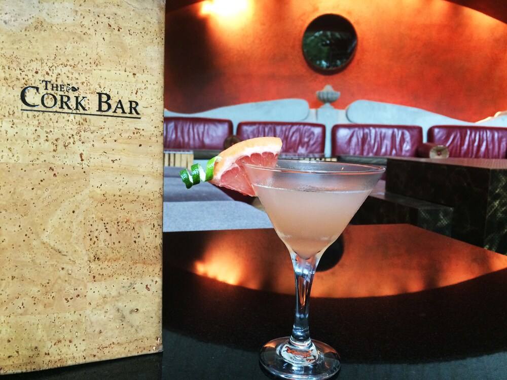 Hotel Bar