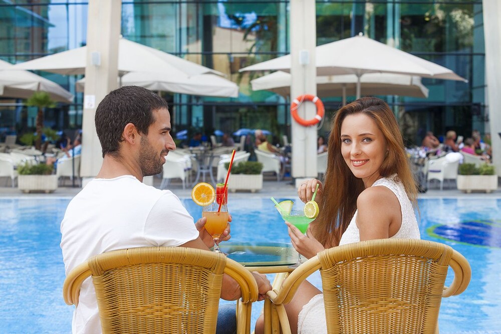 Poolside Bar
