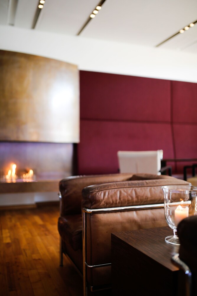 Hotel Lounge