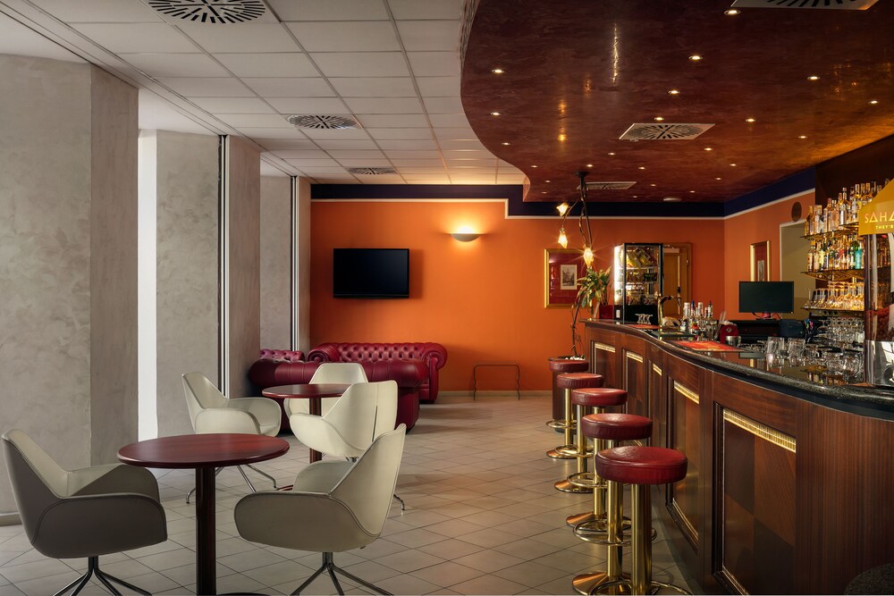 Hotel Bar