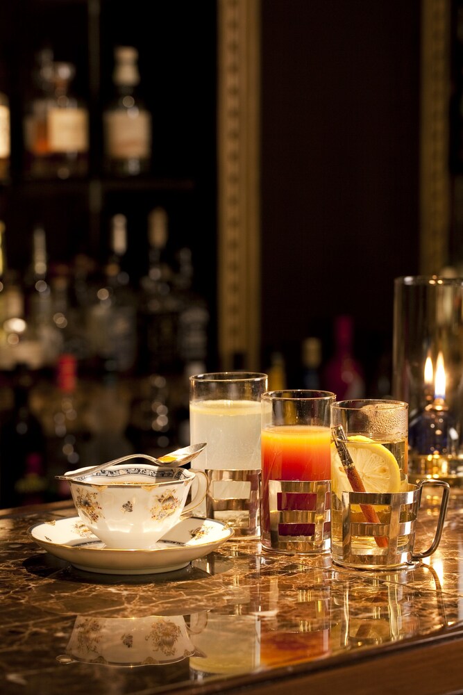 Hotel Lounge