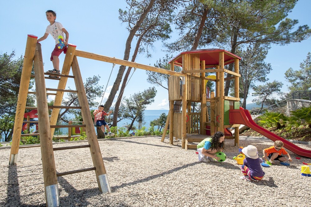 Außen-Kinderspielplatz
