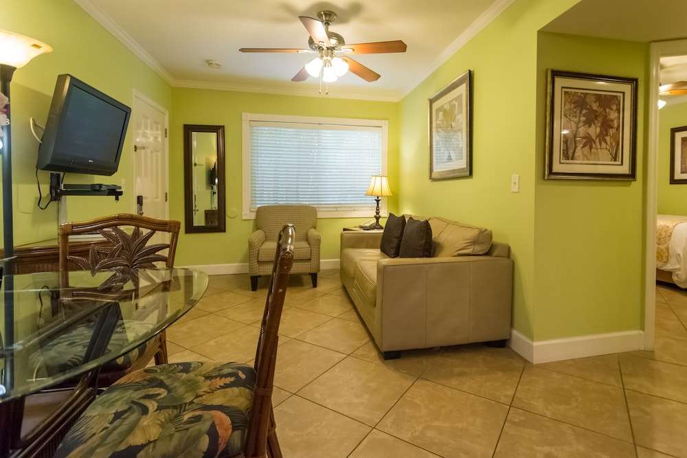 Suite, 2 Double Beds (Preferred Suite) - Living Area