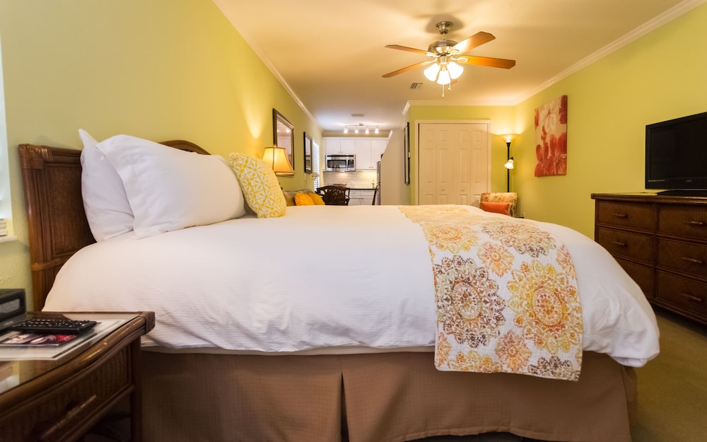 Room, 1 King Bed (Specialty Sundeck Room) - Guestroom