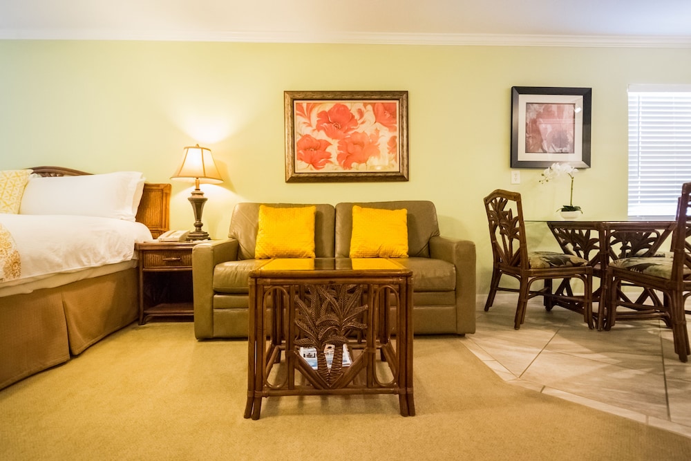 Room, 1 King Bed (Specialty Sundeck Room) - Guestroom