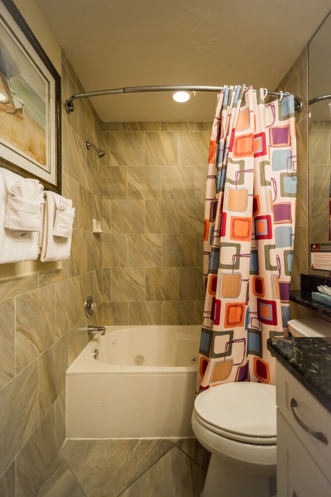 Room, 1 King Bed (Specialty Sundeck Room) - Jetted Tub