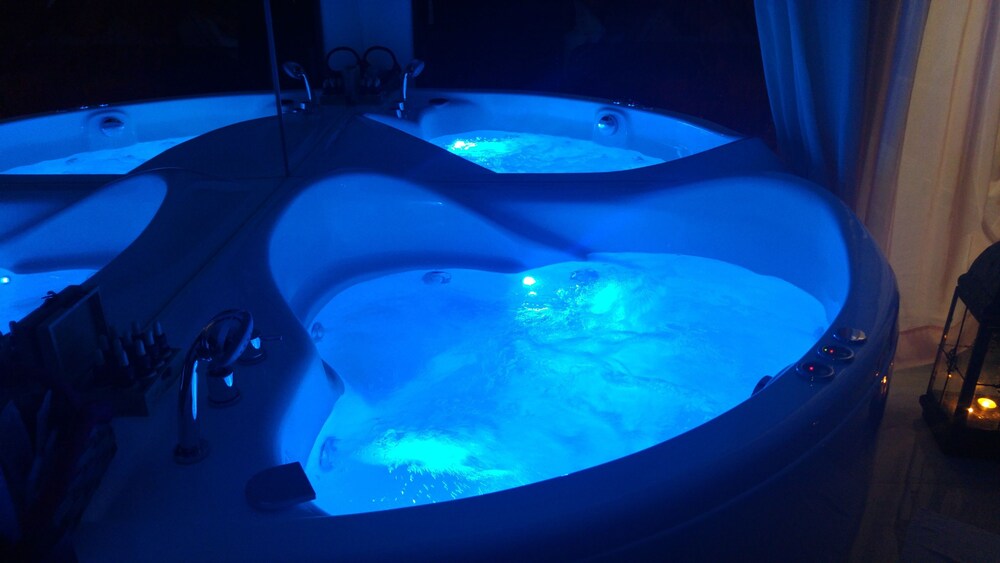 Jetted Tub