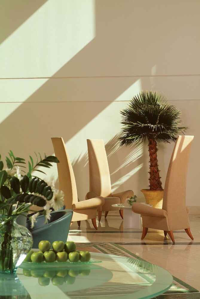 Hotel Lounge