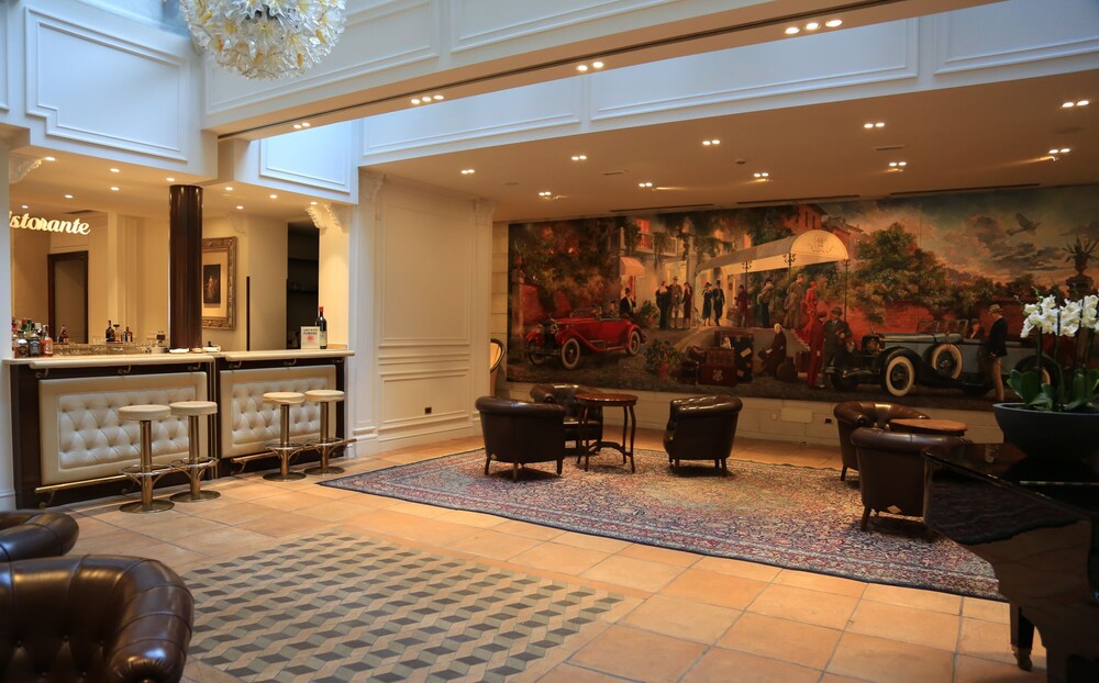 Hotel Lounge