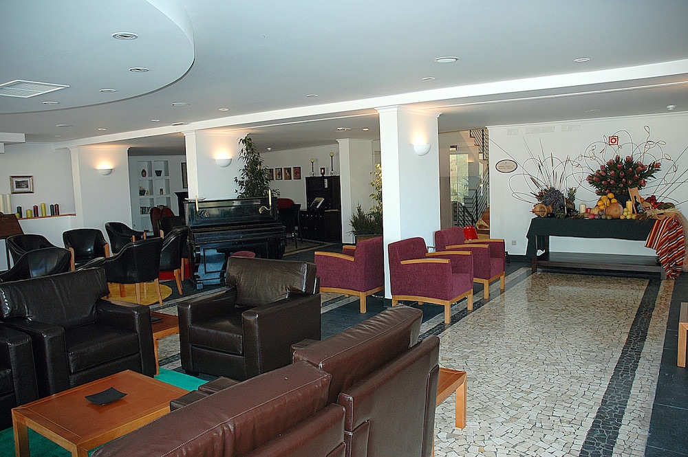 Hotel Lounge