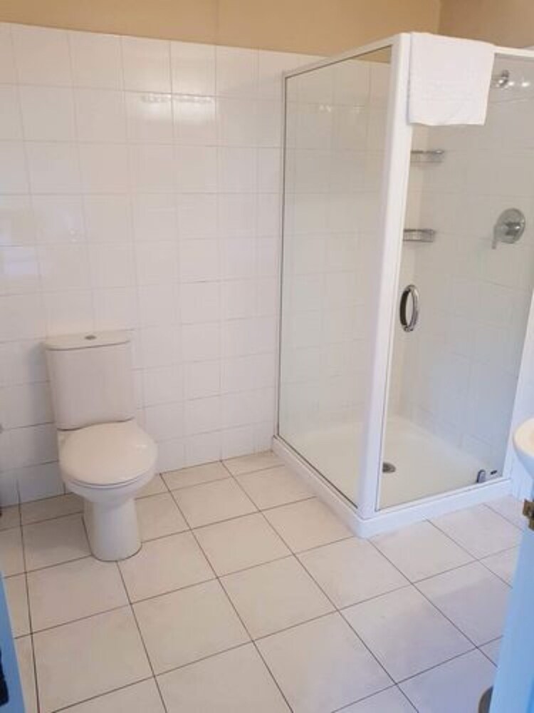 Studio - Bathroom