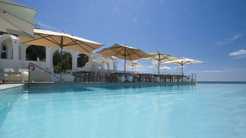 Poolside Bar