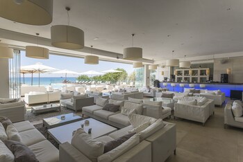 Poolside Bar