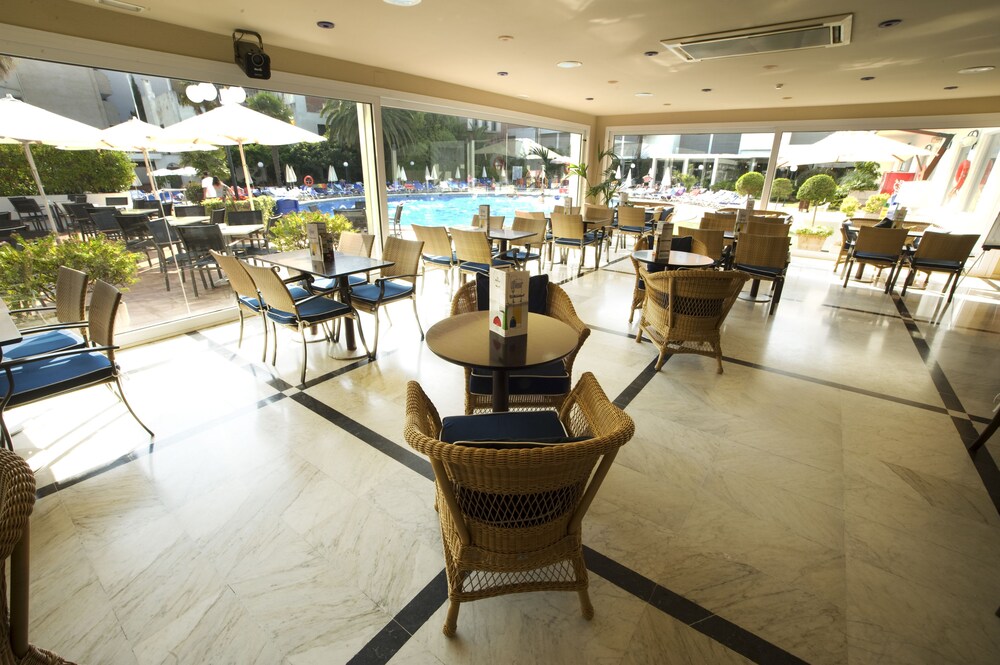 Hotel Bar