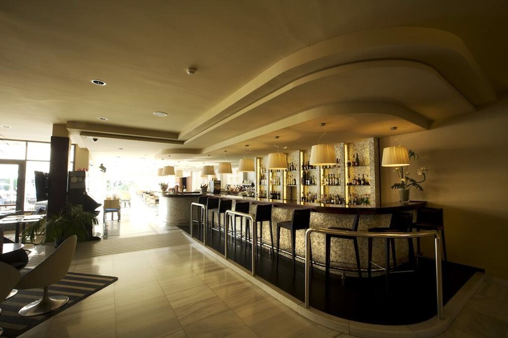 Hotel Bar