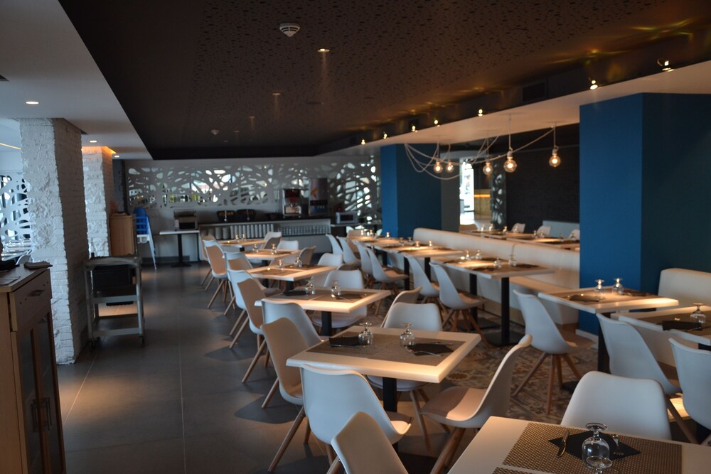 Food Court
