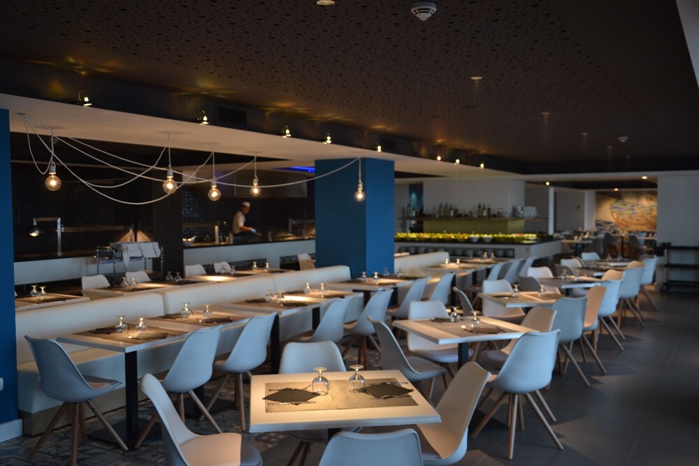 Food Court