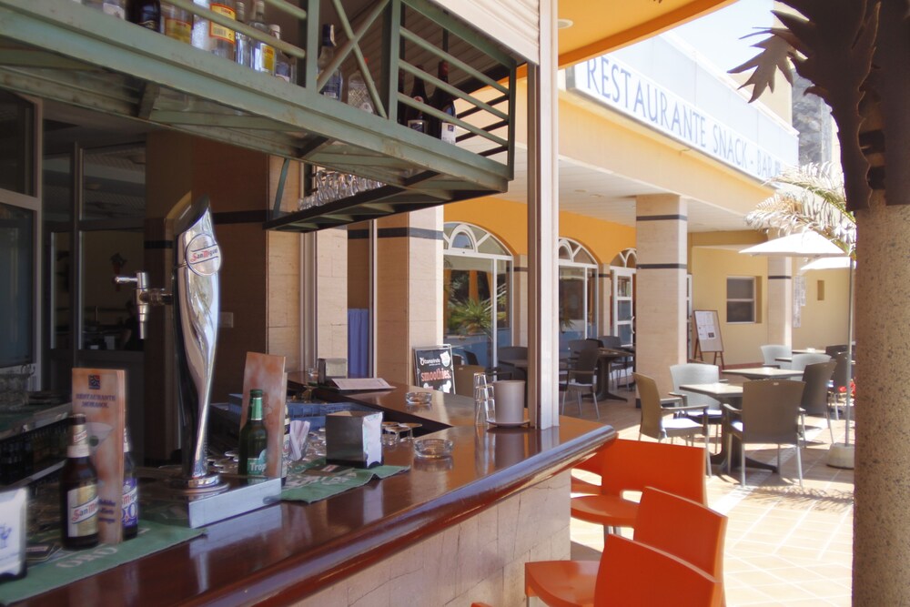 Hotel Bar