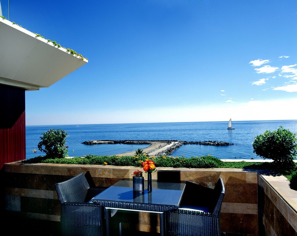 Beach/Ocean View