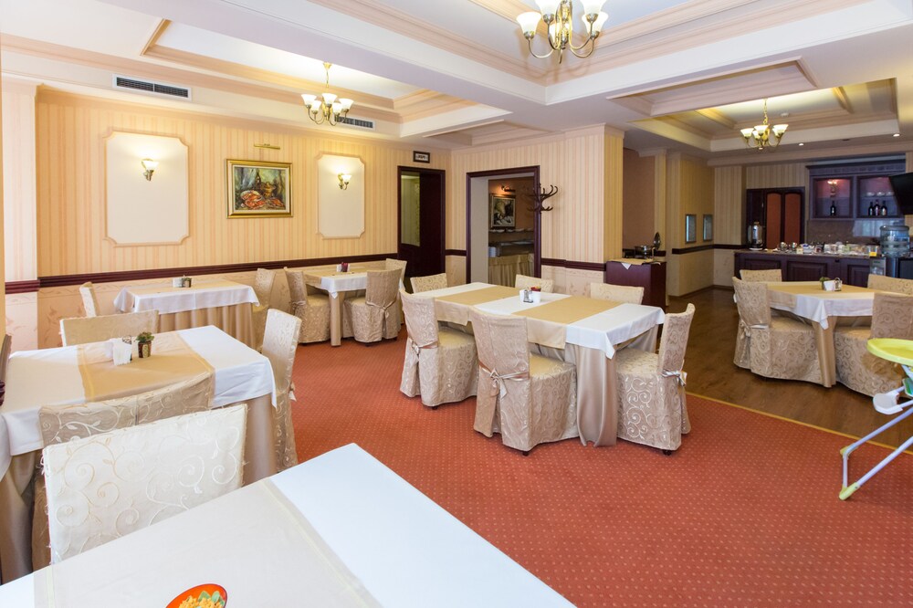 Hotel Lounge