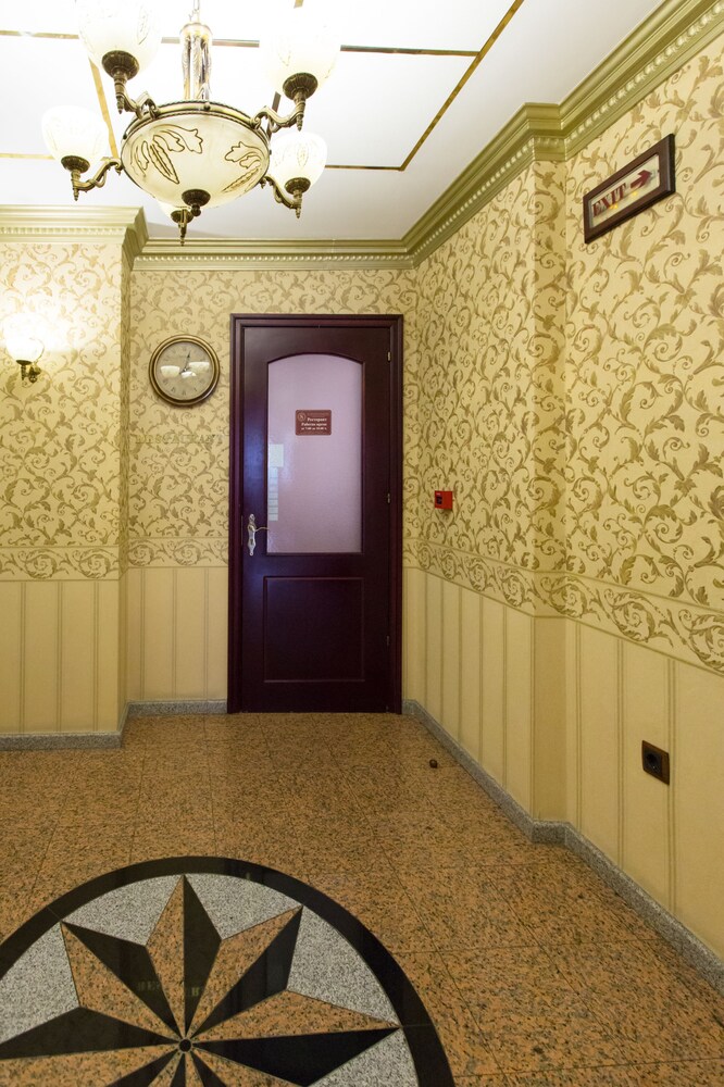 Hotel Lounge