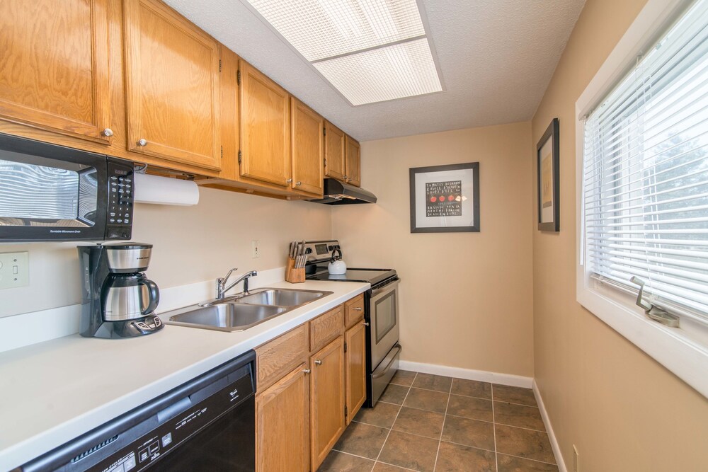 Condo, 2 Bedrooms - In-Room Kitchen