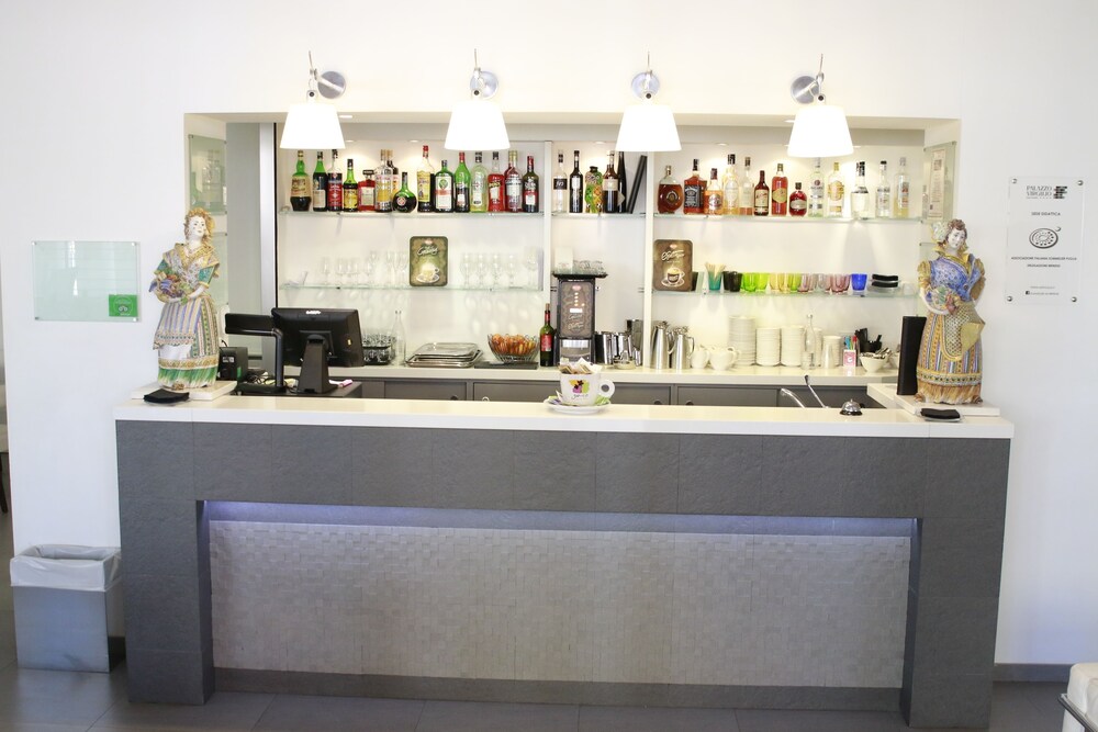 Hotel Bar