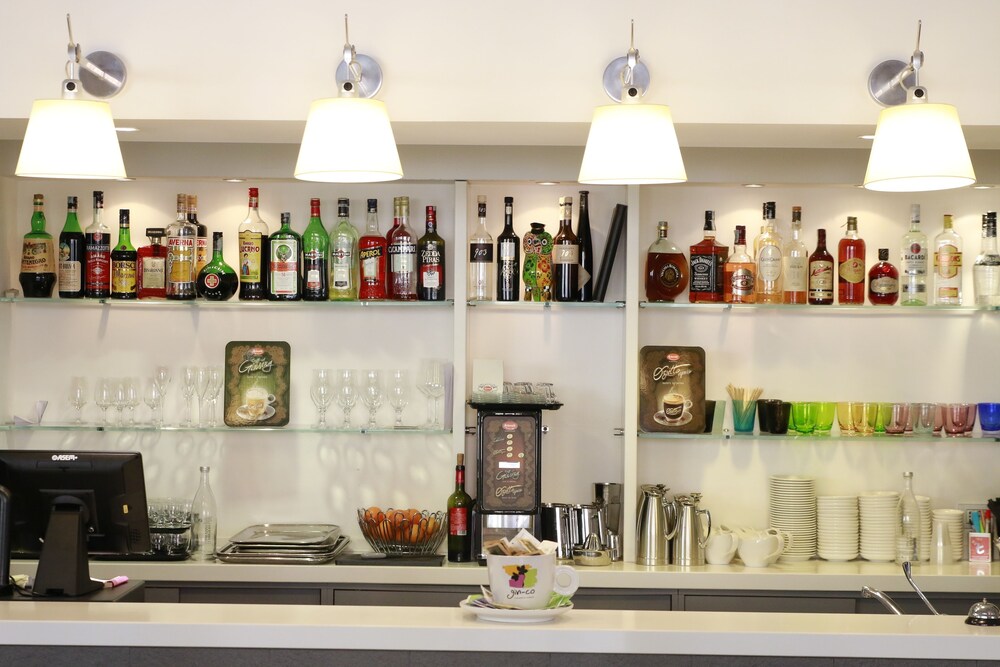Hotel Bar