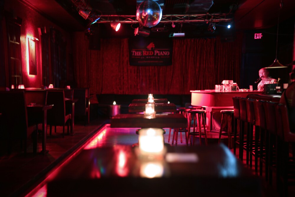 Hotel Bar