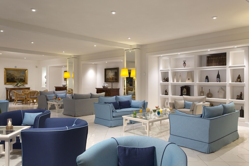 Hotel Lounge