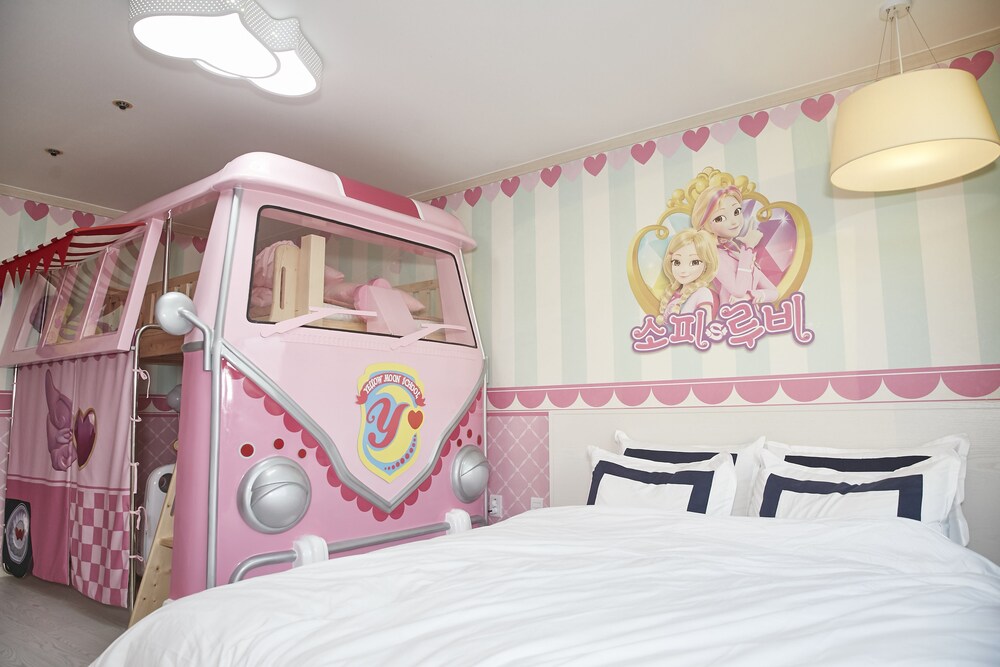 Childrens Theme Room