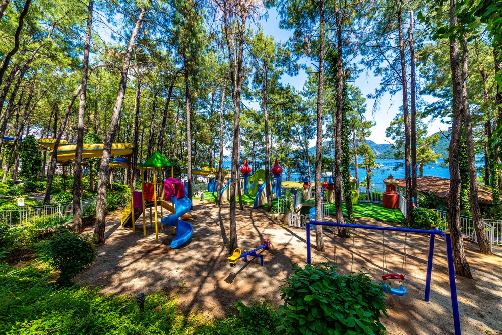 Childrens Play Area - Outdoor