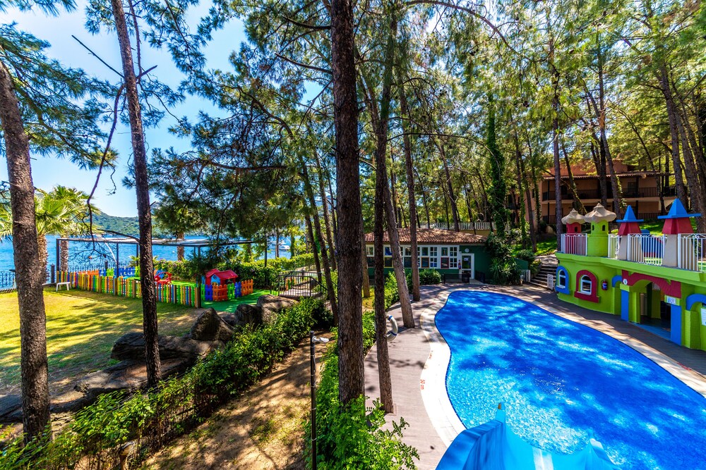Childrens Play Area - Outdoor