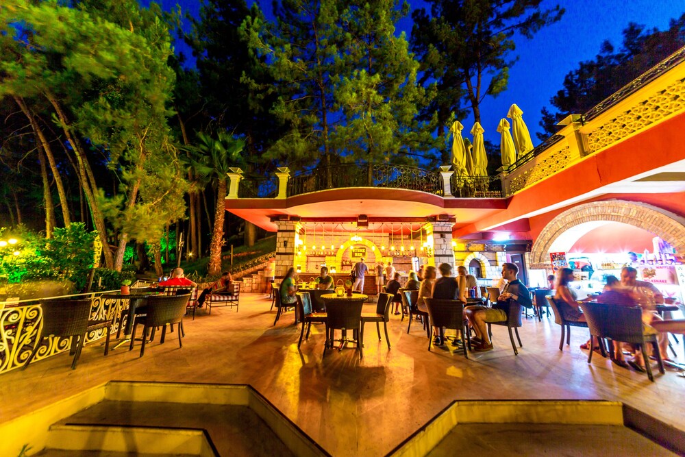 Hotel Bar