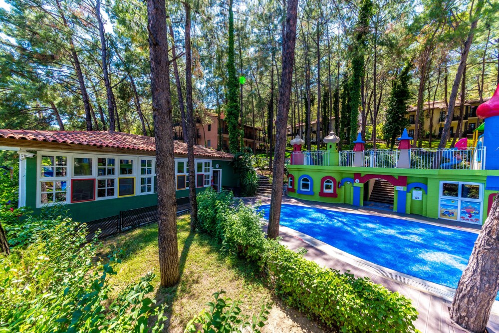 Childrens Play Area - Outdoor