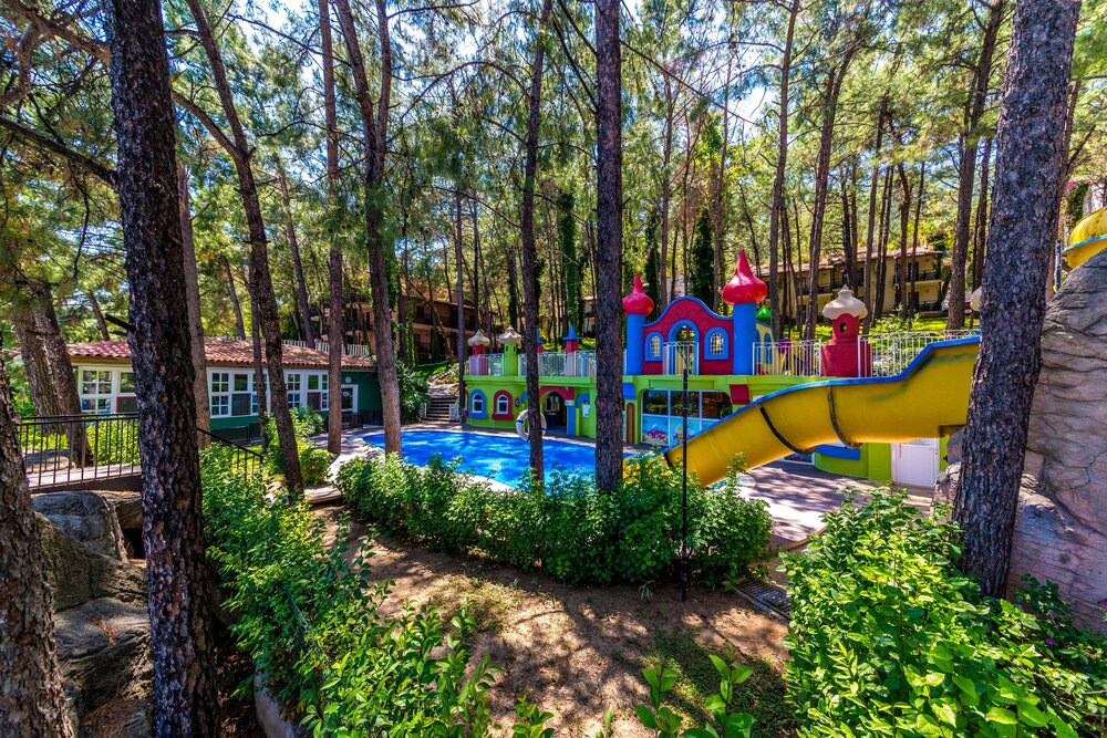Childrens Play Area - Outdoor