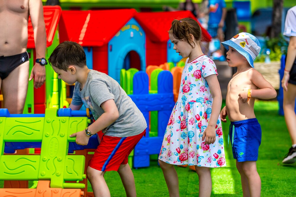 Childrens Play Area - Outdoor