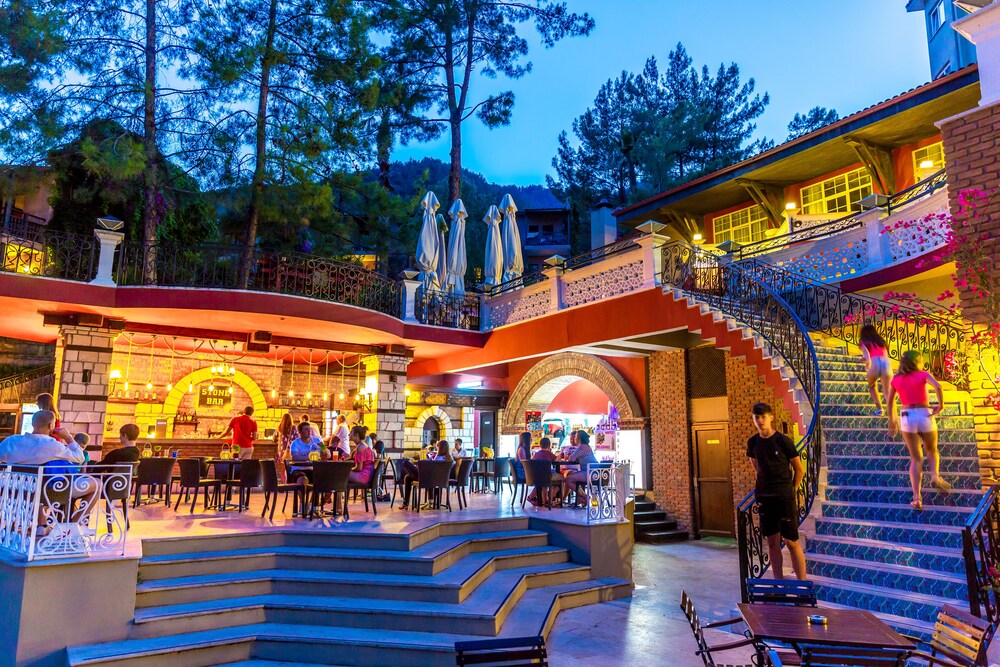 Hotel Bar