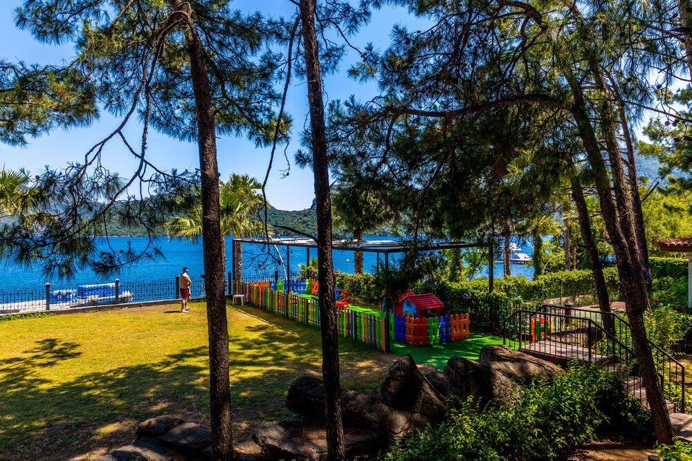 Childrens Play Area - Outdoor