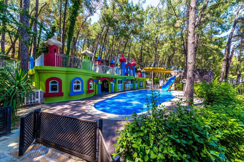 Childrens Play Area - Outdoor