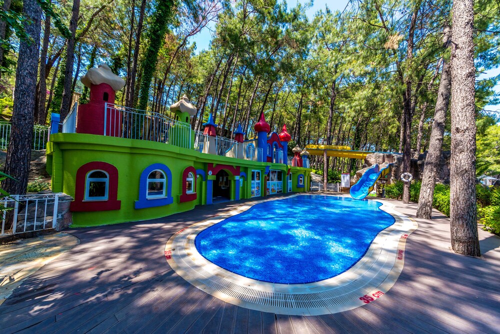 Childrens Play Area - Outdoor